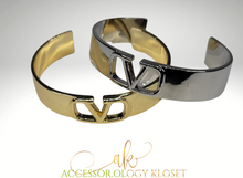 Load image into Gallery viewer, V-Luxe Bangle Bracelet