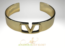 Load image into Gallery viewer, V-Luxe Bangle Bracelet