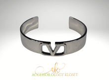 Load image into Gallery viewer, V-Luxe Bangle Bracelet
