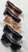 Load image into Gallery viewer, LAVISH LOOK SUNGLASSES