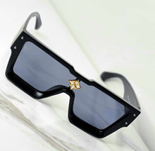 Load image into Gallery viewer, LAVISH LOOK SUNGLASSES
