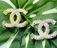 Load image into Gallery viewer, Classy Chic Brooch/Pin