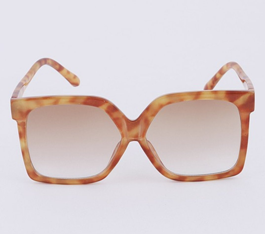 AK Iconic Girl Oversized Frames/Sunglasses